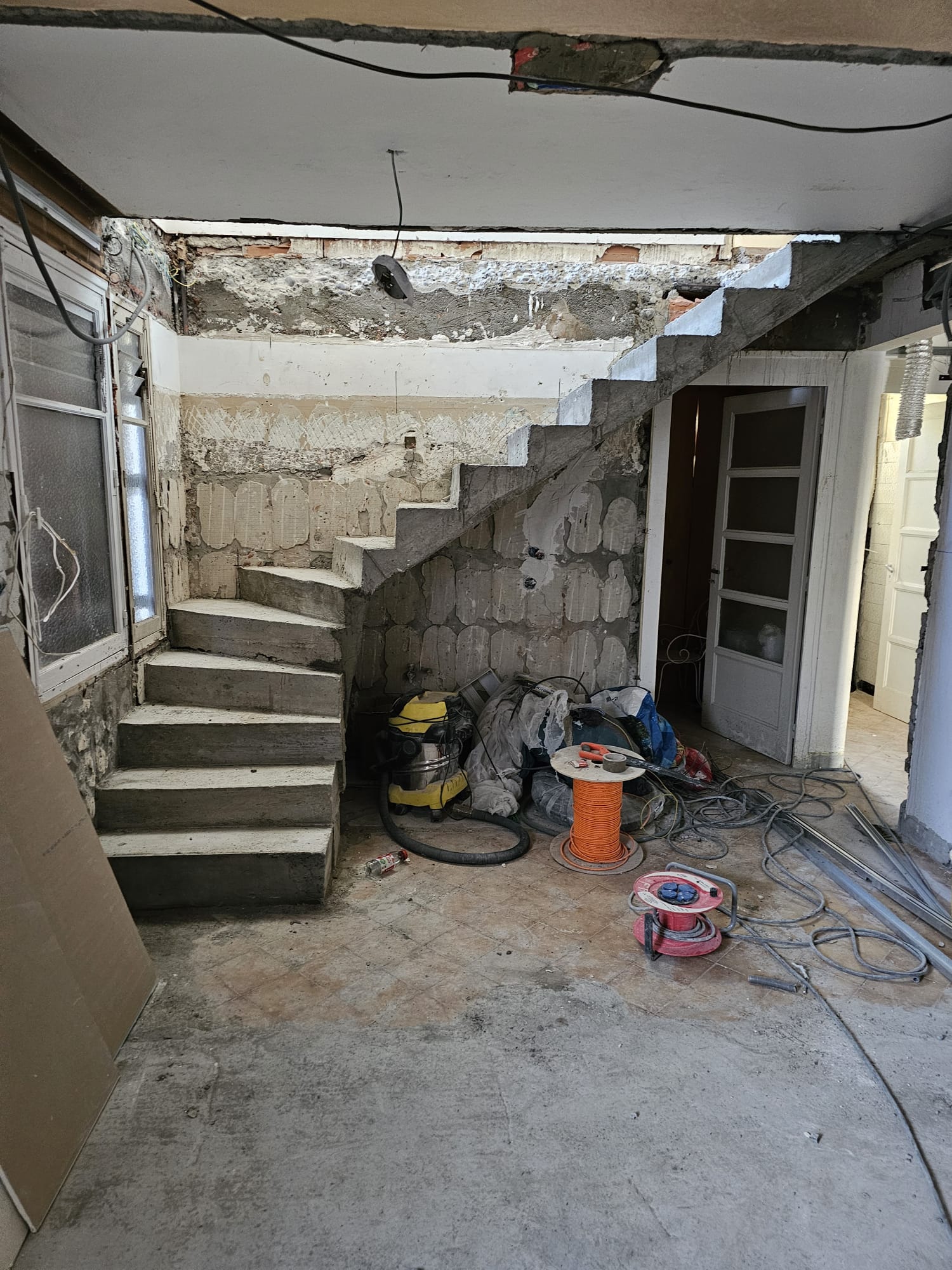 Finitions de circulation et travaux extérieurs – Lachoubelec&Renov